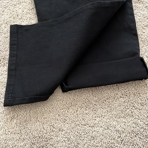 Lee Women's Relaxed Fit Capri - Picture 2 of 3